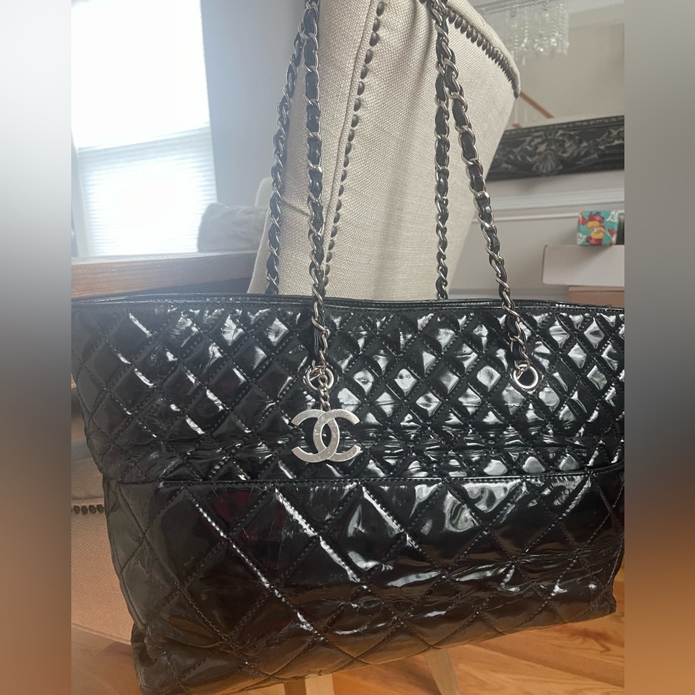 MOVING!!100% Auth CHANEL Quilted Patent Leather Jumbo Tote Shopper Shoul…